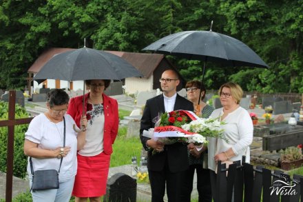 Uroczystość złożenia kwiatów na grobie Bogumiła Hoffa